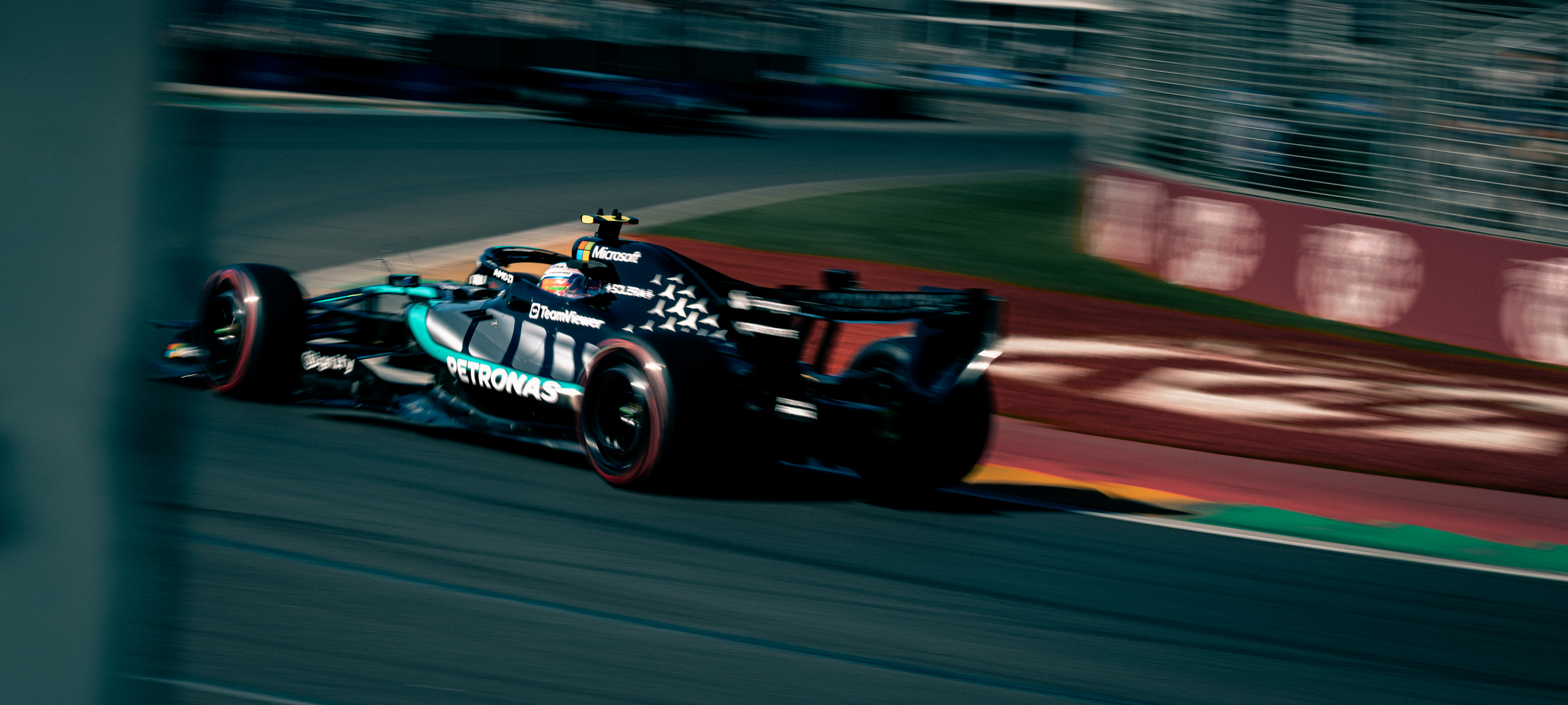 Formula 1 race weekend in Melbourne — photograph 18 by Harry Liu