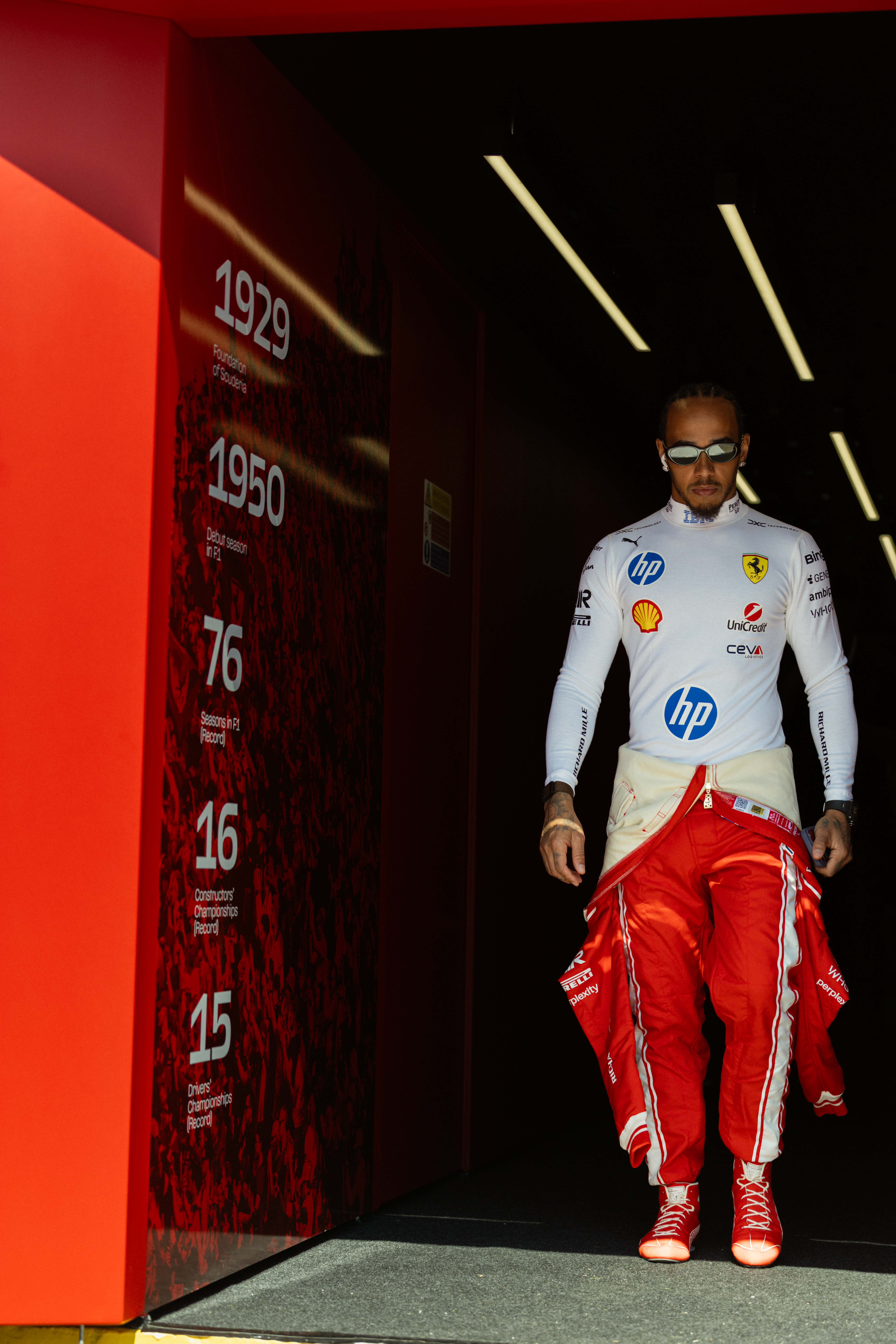 Formula 1 race weekend in Melbourne — photograph 10 by Harry Liu