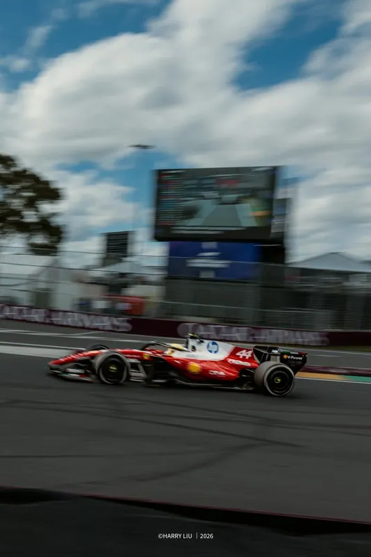 Formula 1 race weekend in Melbourne — photograph 03 by Harry Liu